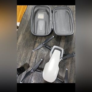 DJI Mavic Air Drone (CP.PT.00000138.01) - Arctic White.